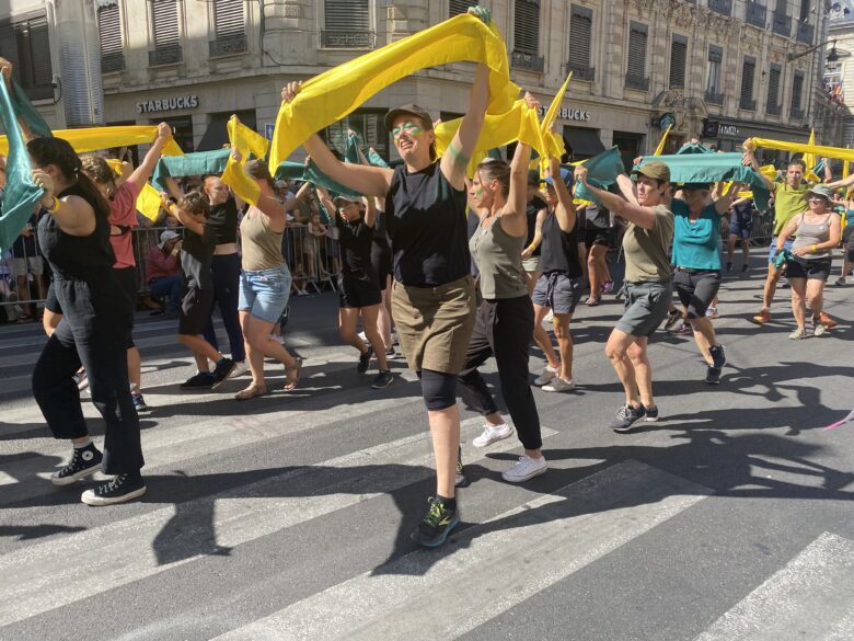 , Lyon : les images du Défilé de la Biennale de la danse 2023