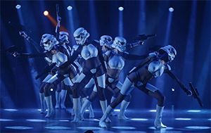 , « The Empire Strips Back » : le spectacle burlesque en hommage à la saga Star Wars débarque à Paris