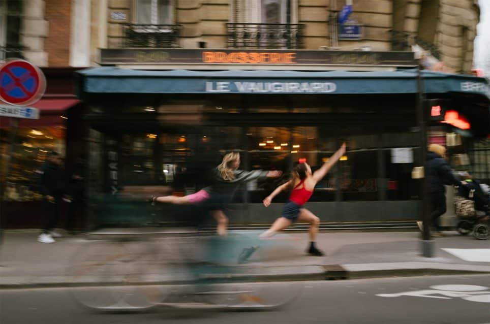 Les chorégraphes Eva Galmel et Daisy Kate Jacobson pour le projet « la ville dansée » célébrant la danse dans l’espace urbain du Grand Paris